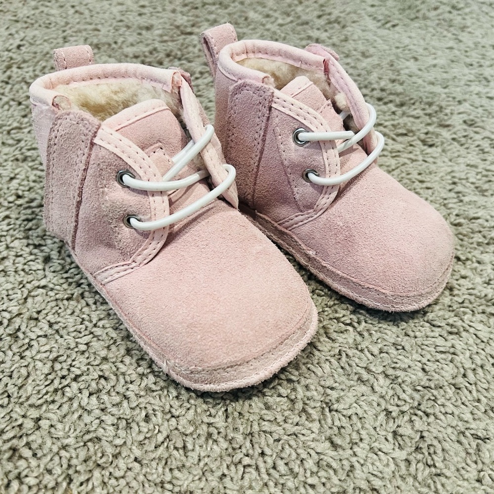 Pink baby UGG. Size 2/3